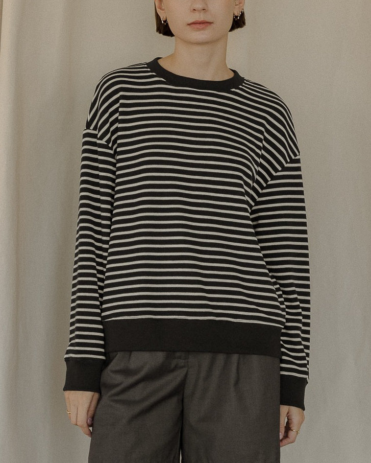 Emery Sweatshirt in Navy/White