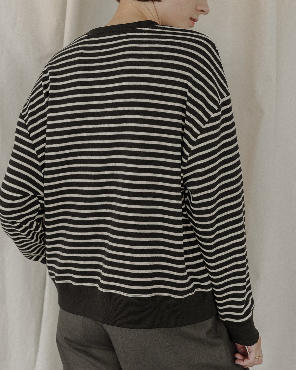 Emery Sweatshirt in Navy/White